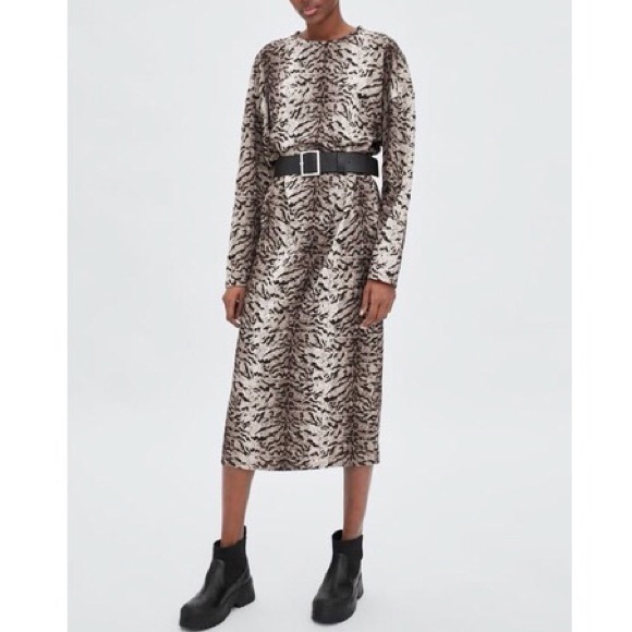 Zara Dresses & Skirts - Zara Animal Print Belted Long Sleeve Midi Dress Knit Small Gray Black